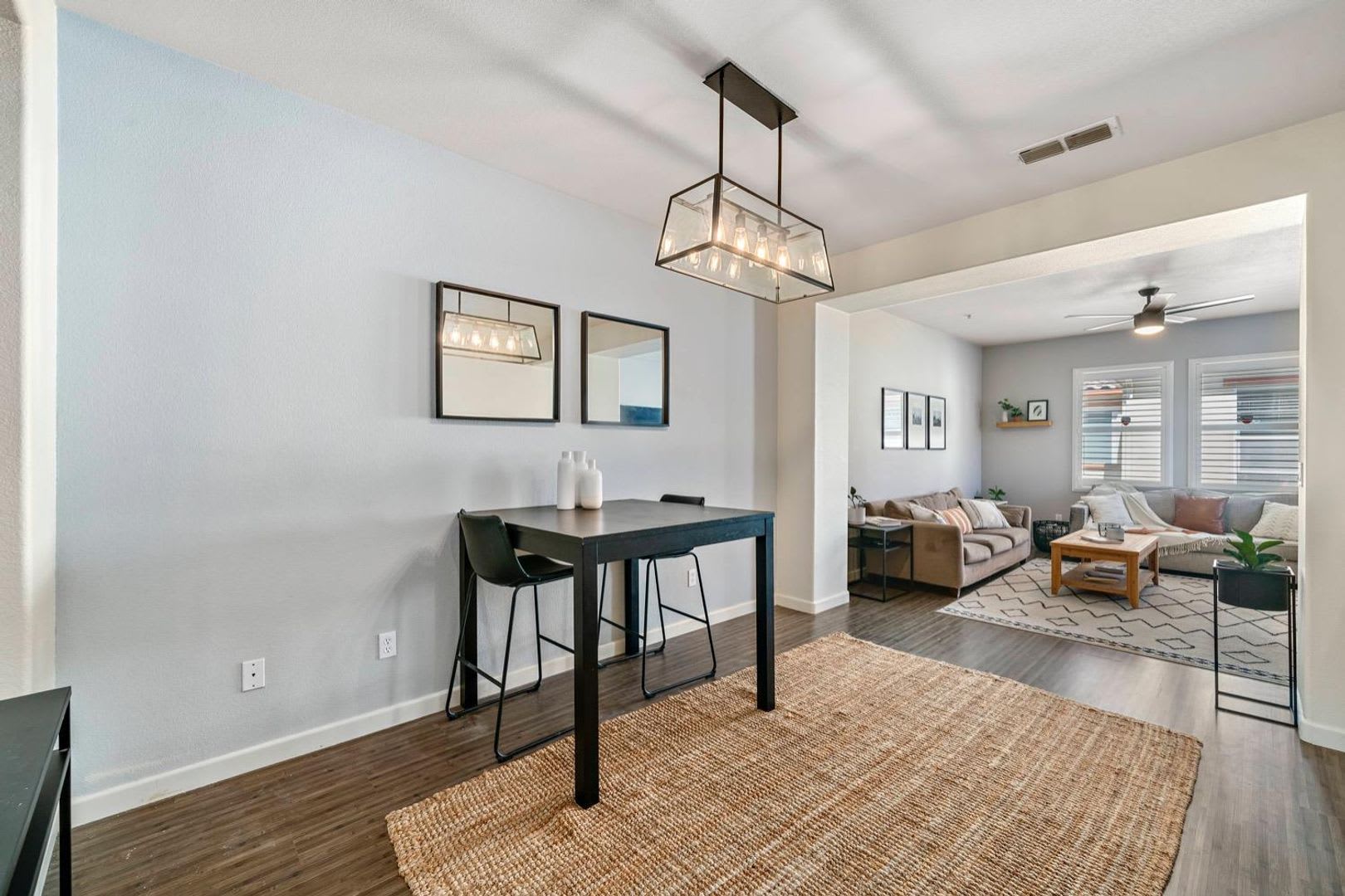 Beautiful 2 Bed 2 Bath Located In Elk Grove – photo 3