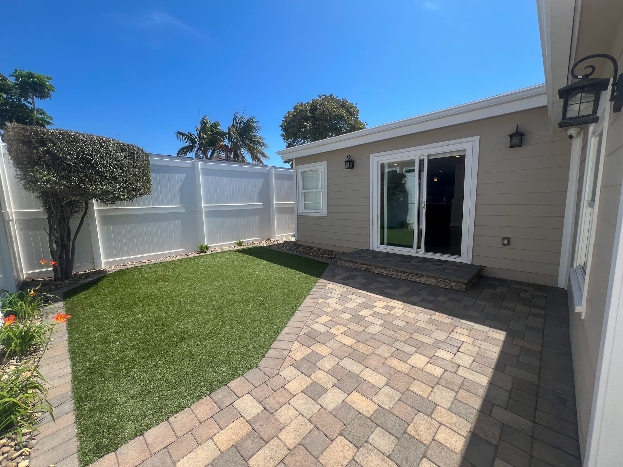 1708 Chatsworth Boulevard – photo 2