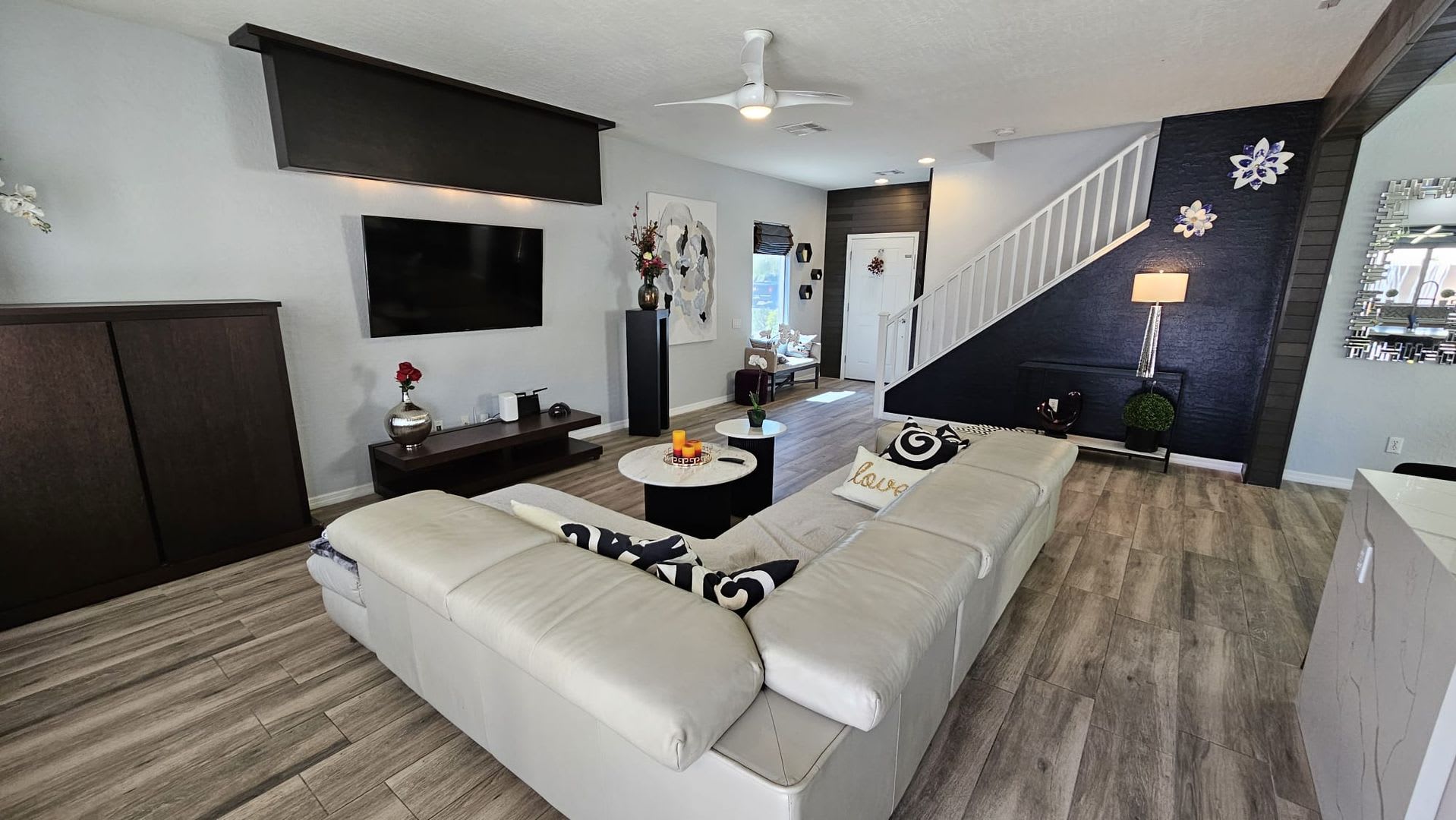 Fully Furnished 3BD/3BA Home in Mountains Edge with Private Pool & Balcony – photo 3