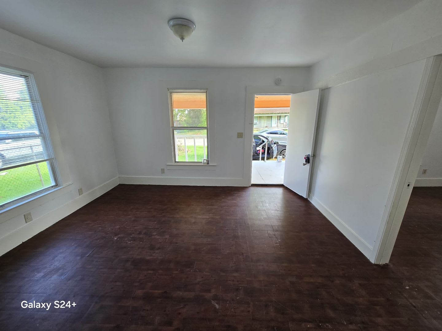 Now Only 899 Affordable 3 Bedroom Home Near Downtown Beaumont – photo 3