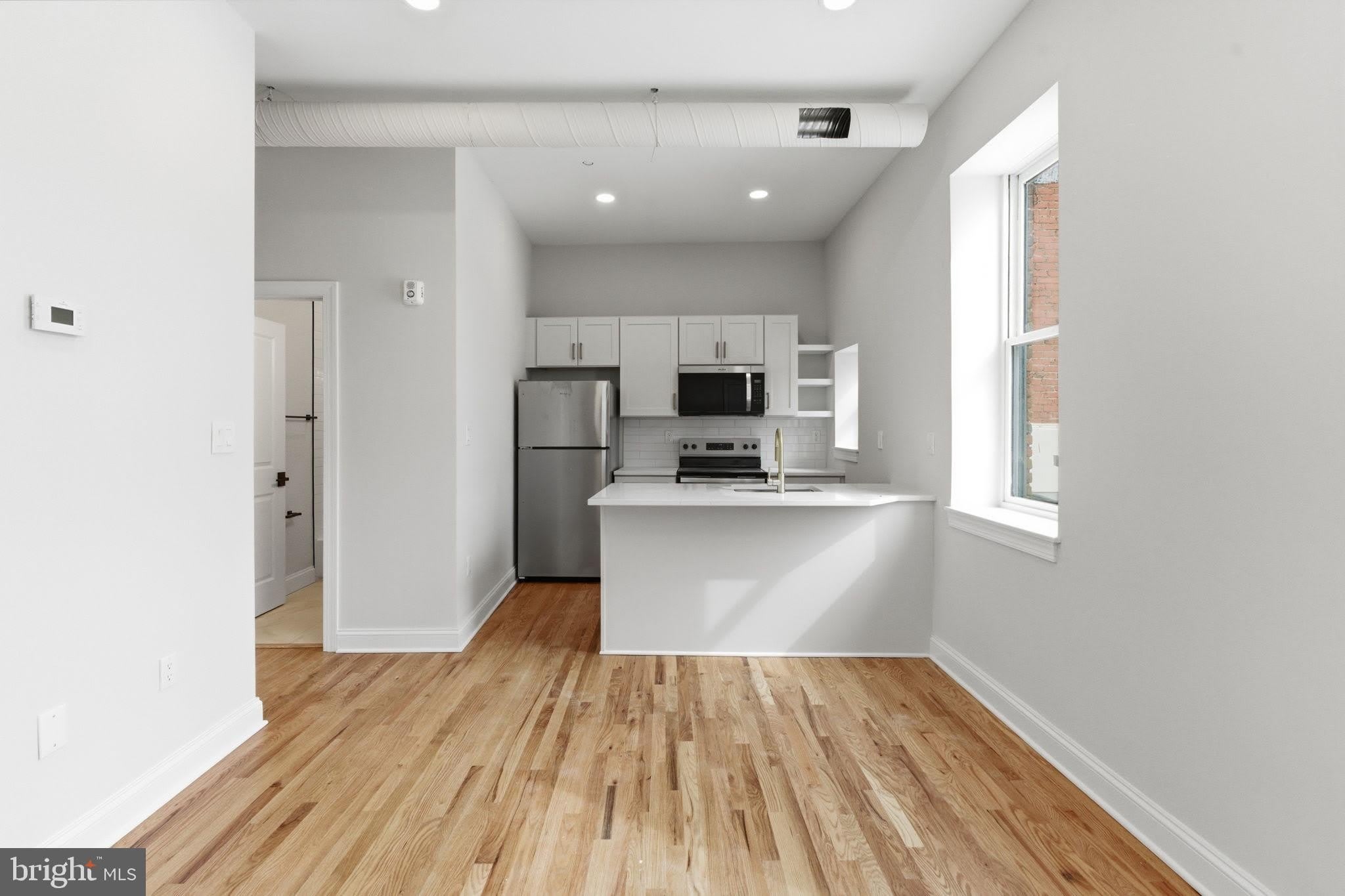 337 S Fremont Avenue – photo 4