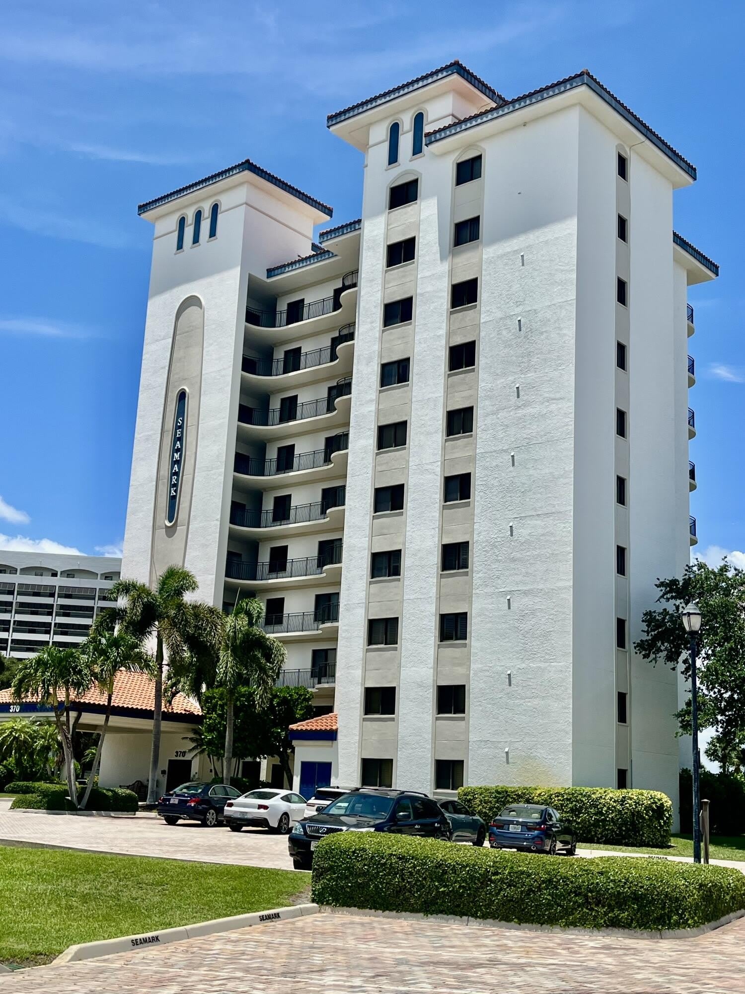 370 GOLFVIEW Road – photo 2