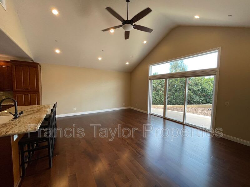 14398 Harvest Crescent – photo 3