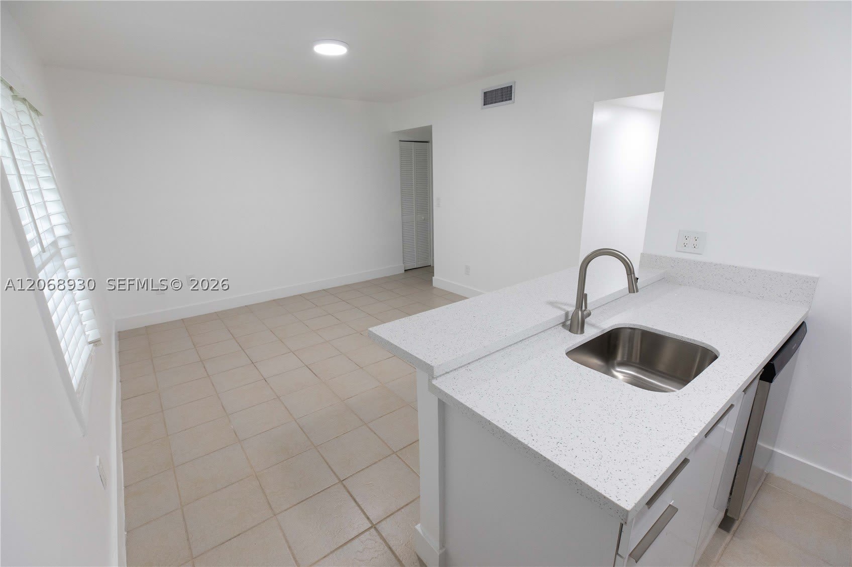 3445 Franklin Ave – photo 3
