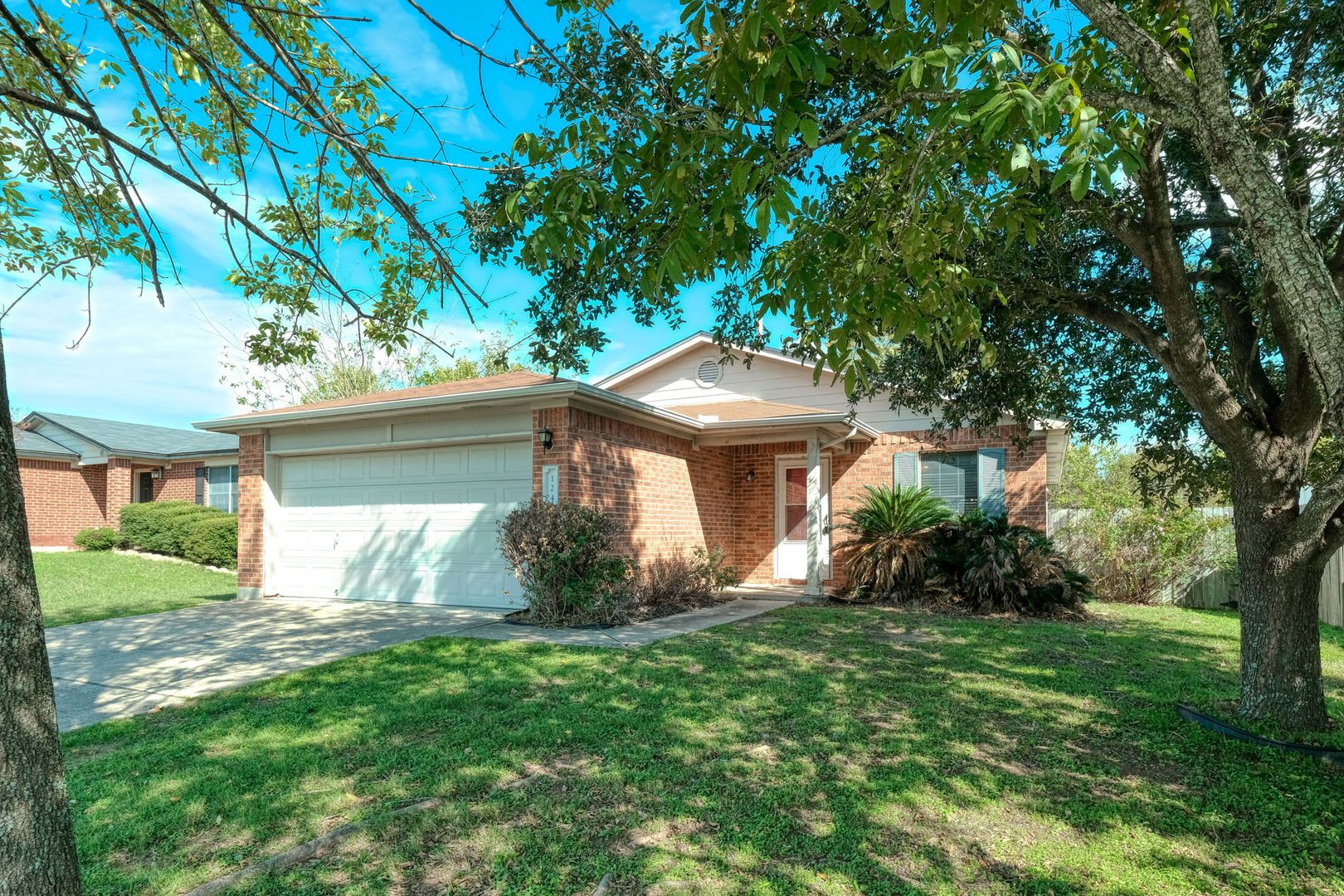 Nice 3B 2B In Spring Branch With Spacious Floorplan – photo 1