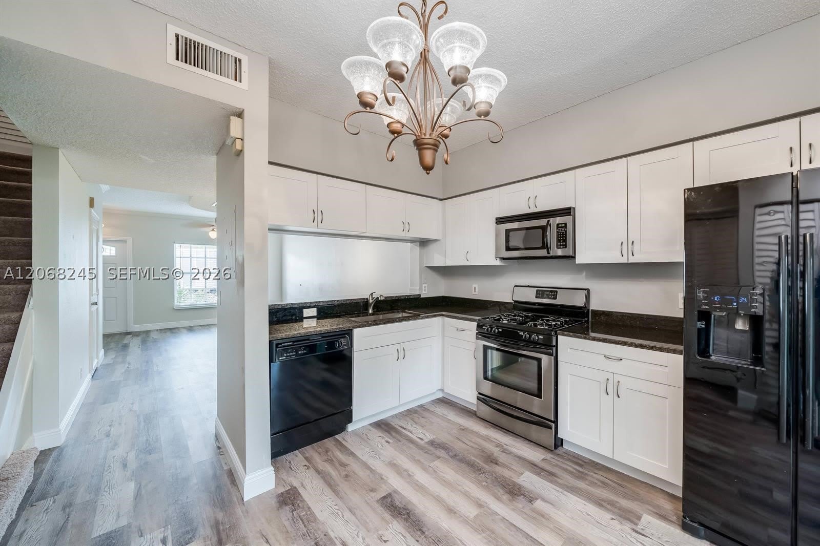 8040 Sanibel Dr – photo 5