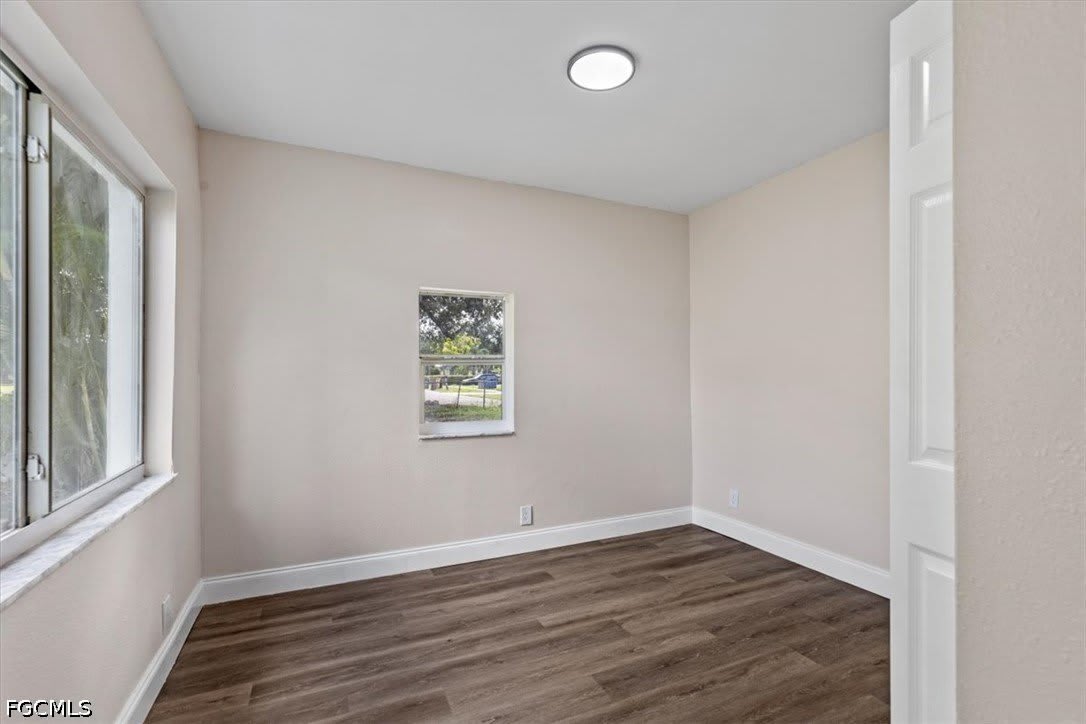2570 Charleston Park Drive – photo 3