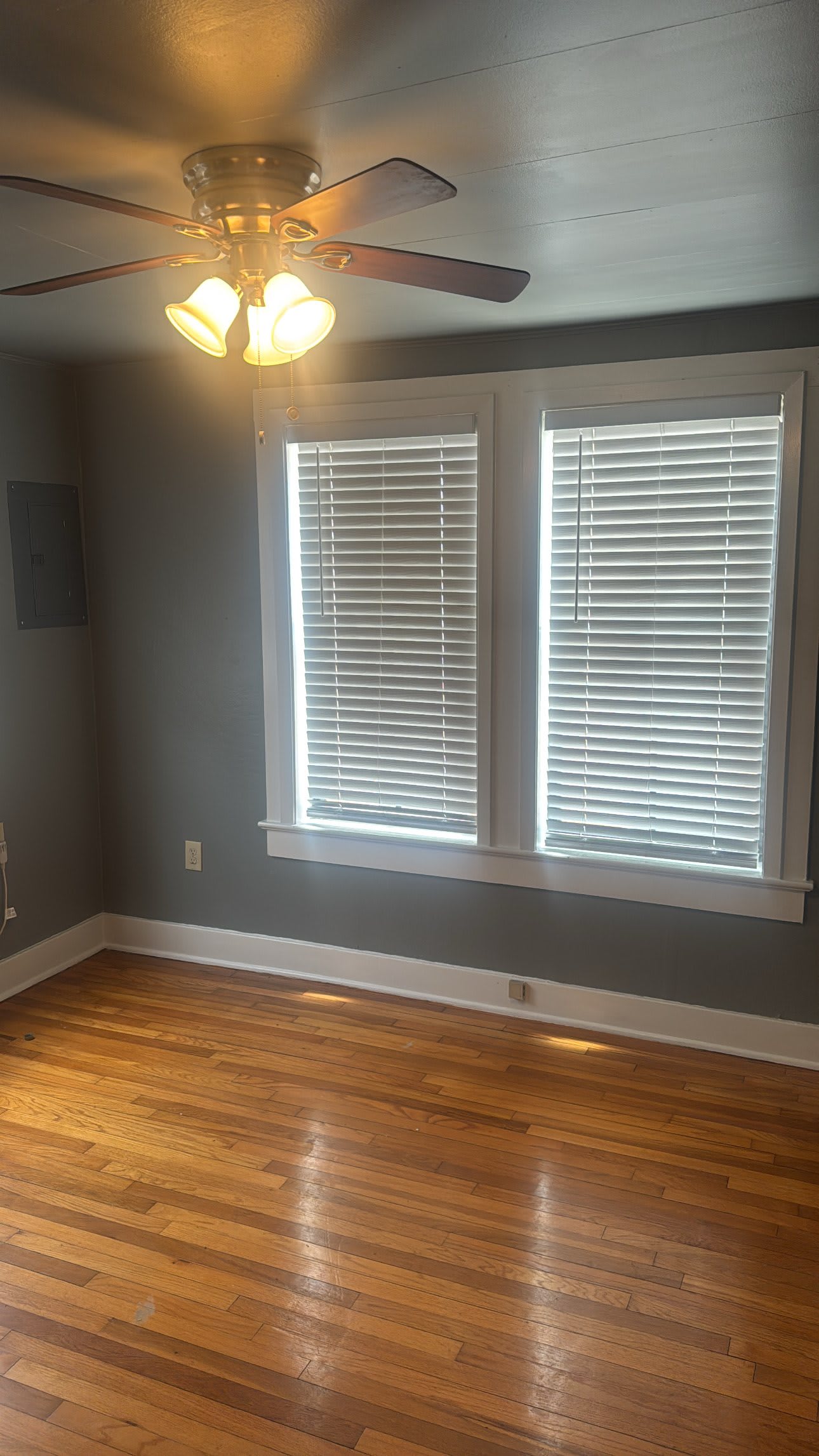 621 Laurel St – photo 5