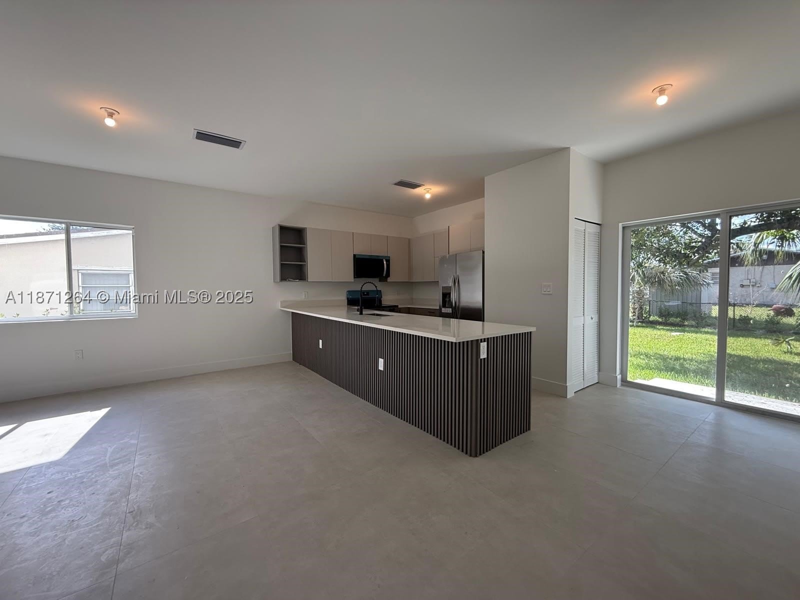 2788 NW 9th Pl – photo 5