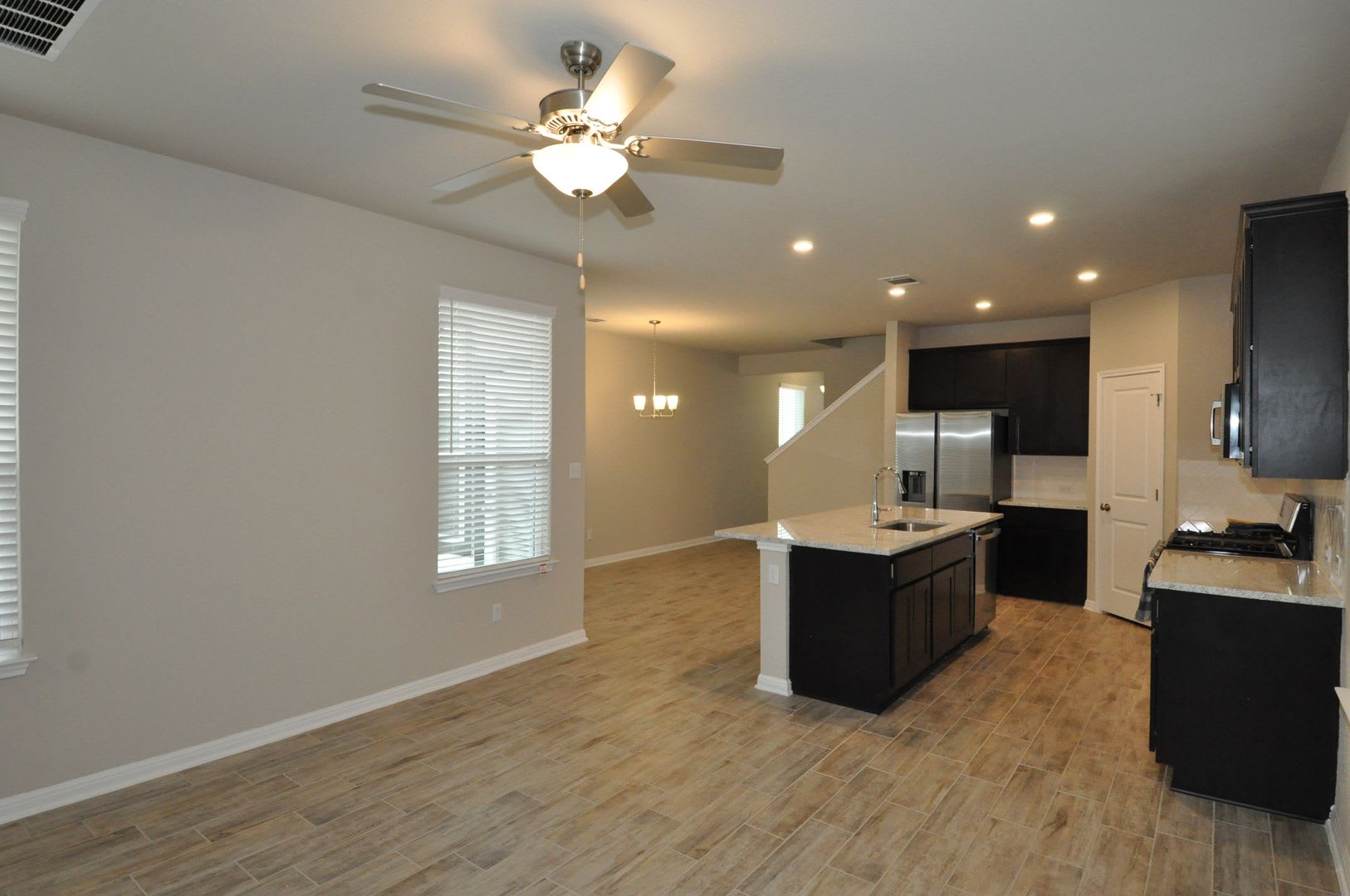 Enjoy a lock and leave lifestyle in this brand new cottage style home at The Retreat at Hero Way – photo 4