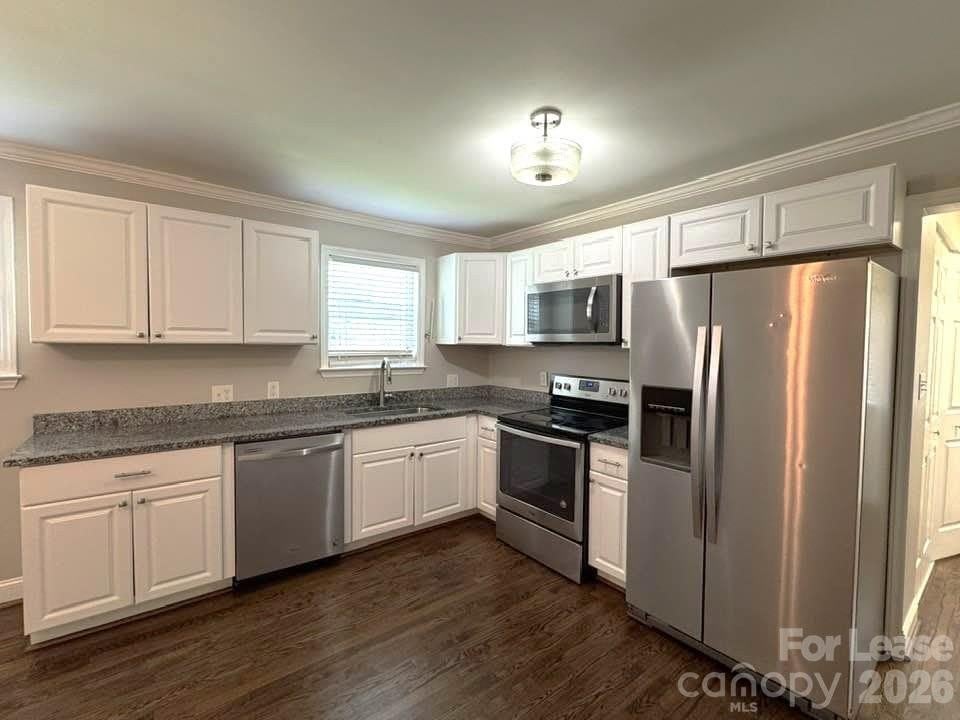 2401 Roslyn Avenue – photo 2