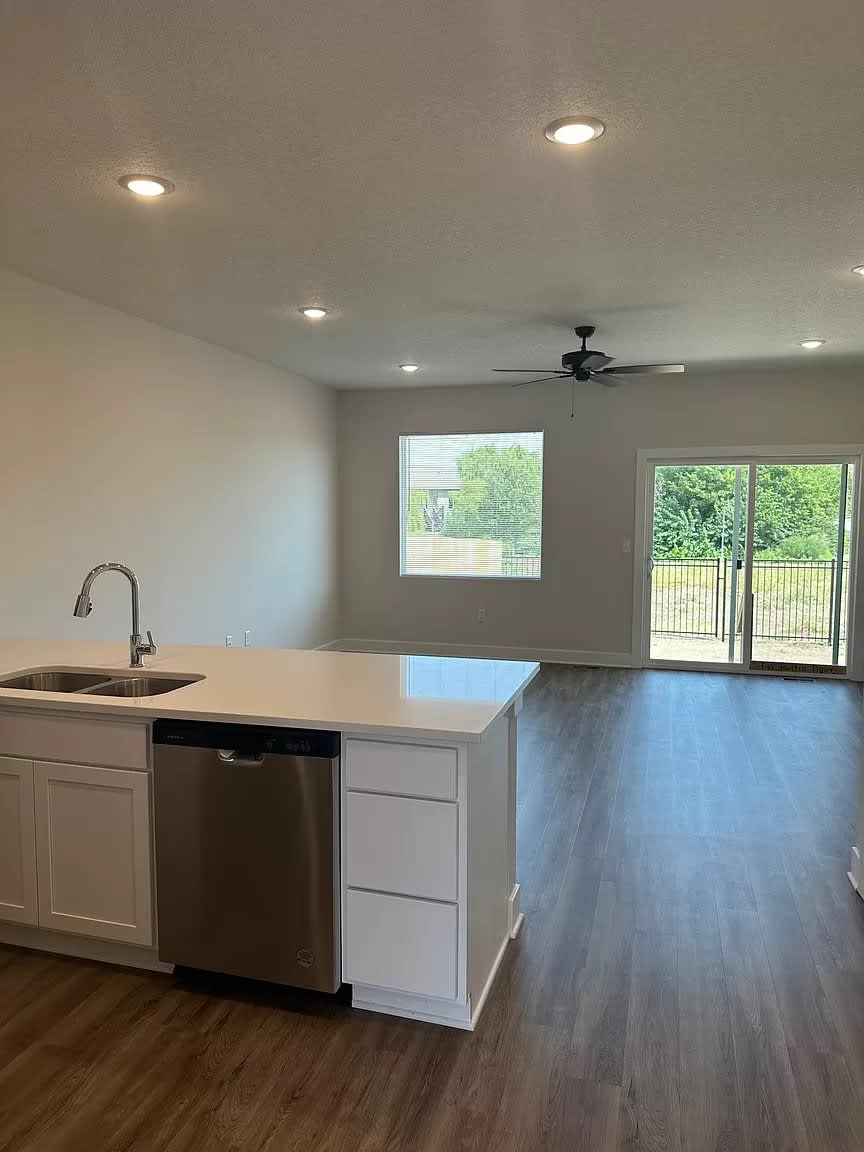 1120 North Broadview Lane 1 – photo 1