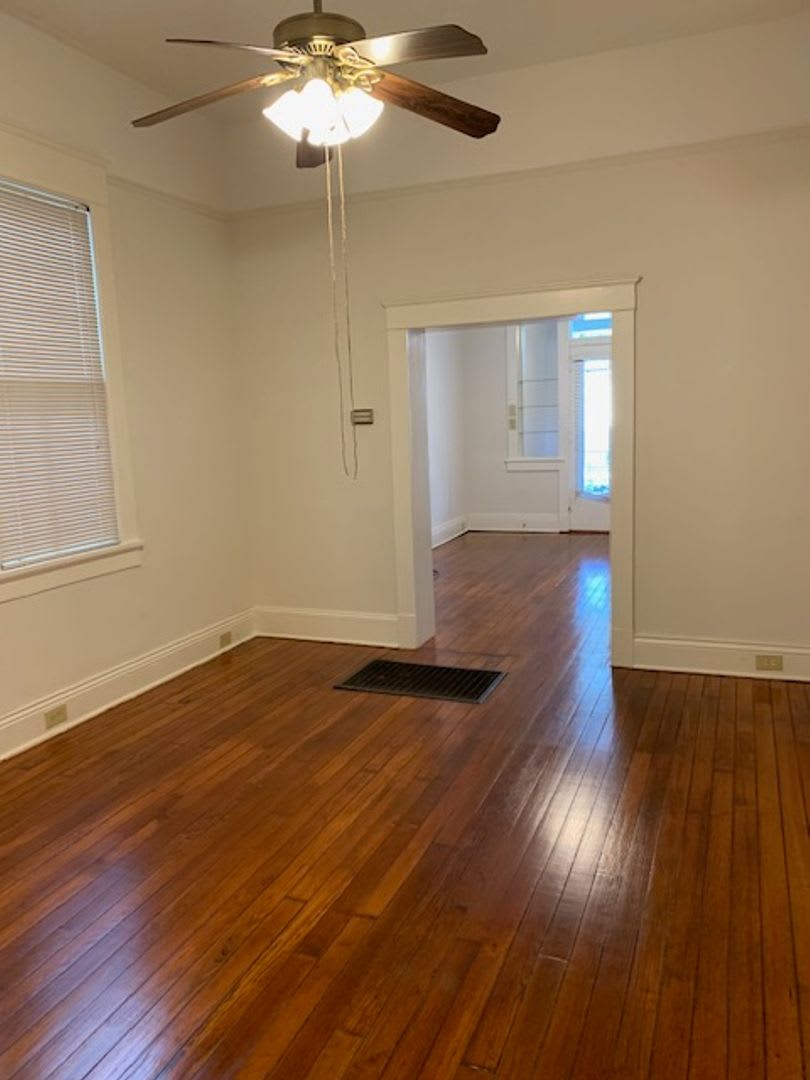 Wonderful lower unit with fresh paint – photo 4