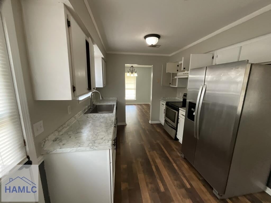 1750 Latham Court – photo 5