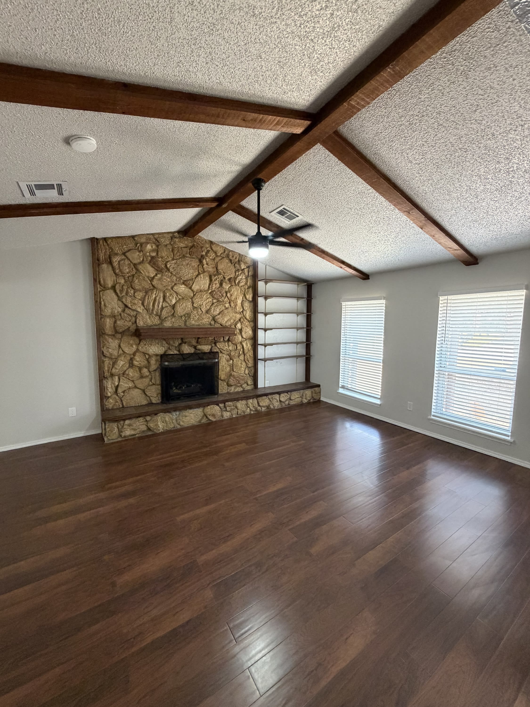 9607 Northeast 4th Street – photo 4