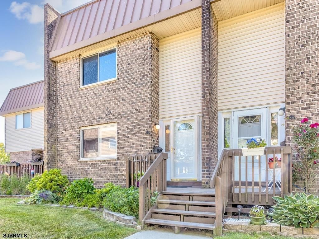 801 Dudley Ct – photo 3
