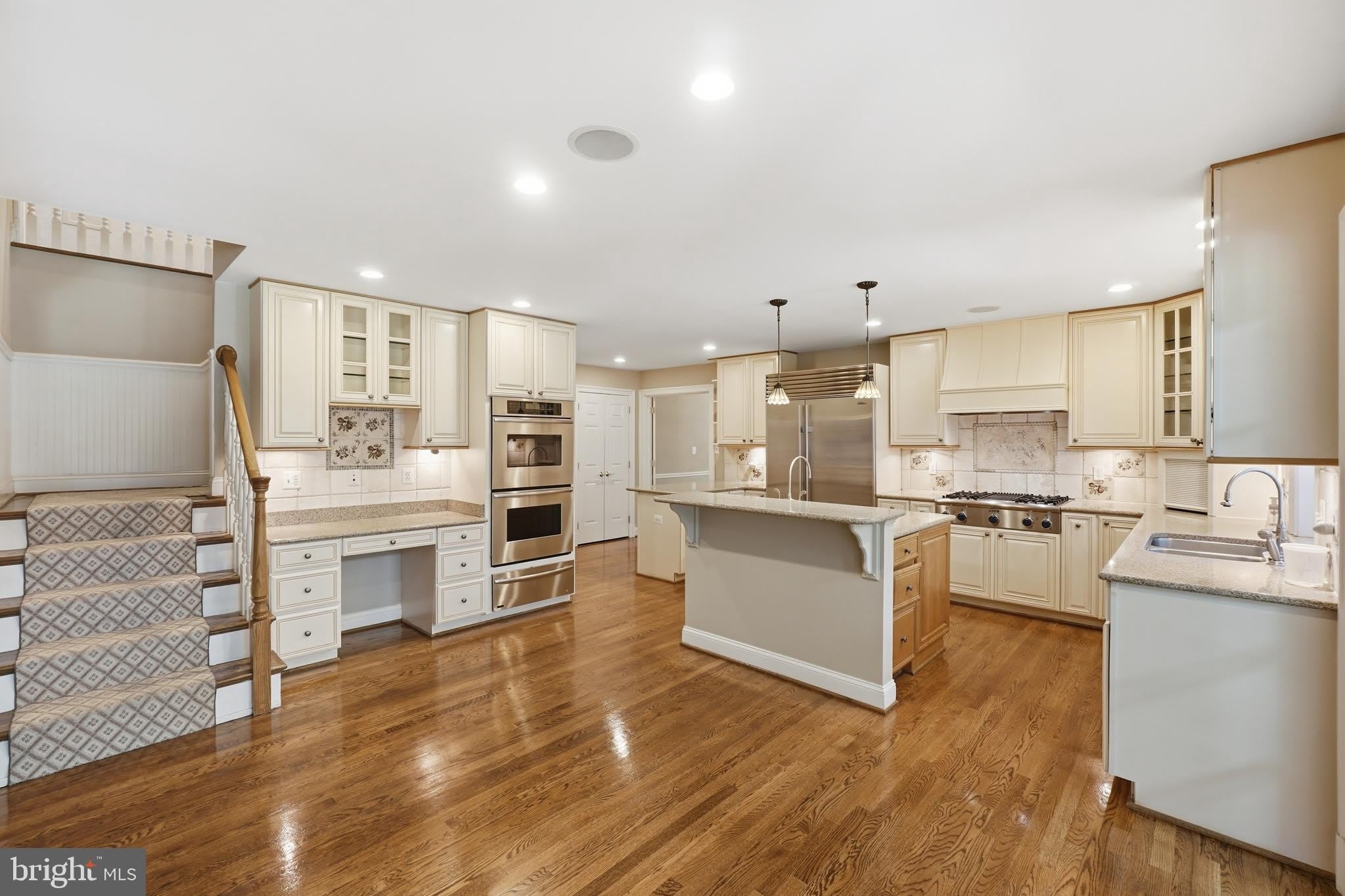 9904 Hall Road – photo 4