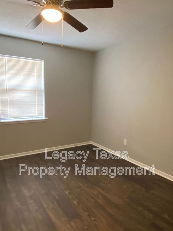 1302 Berry Dr – photo 4