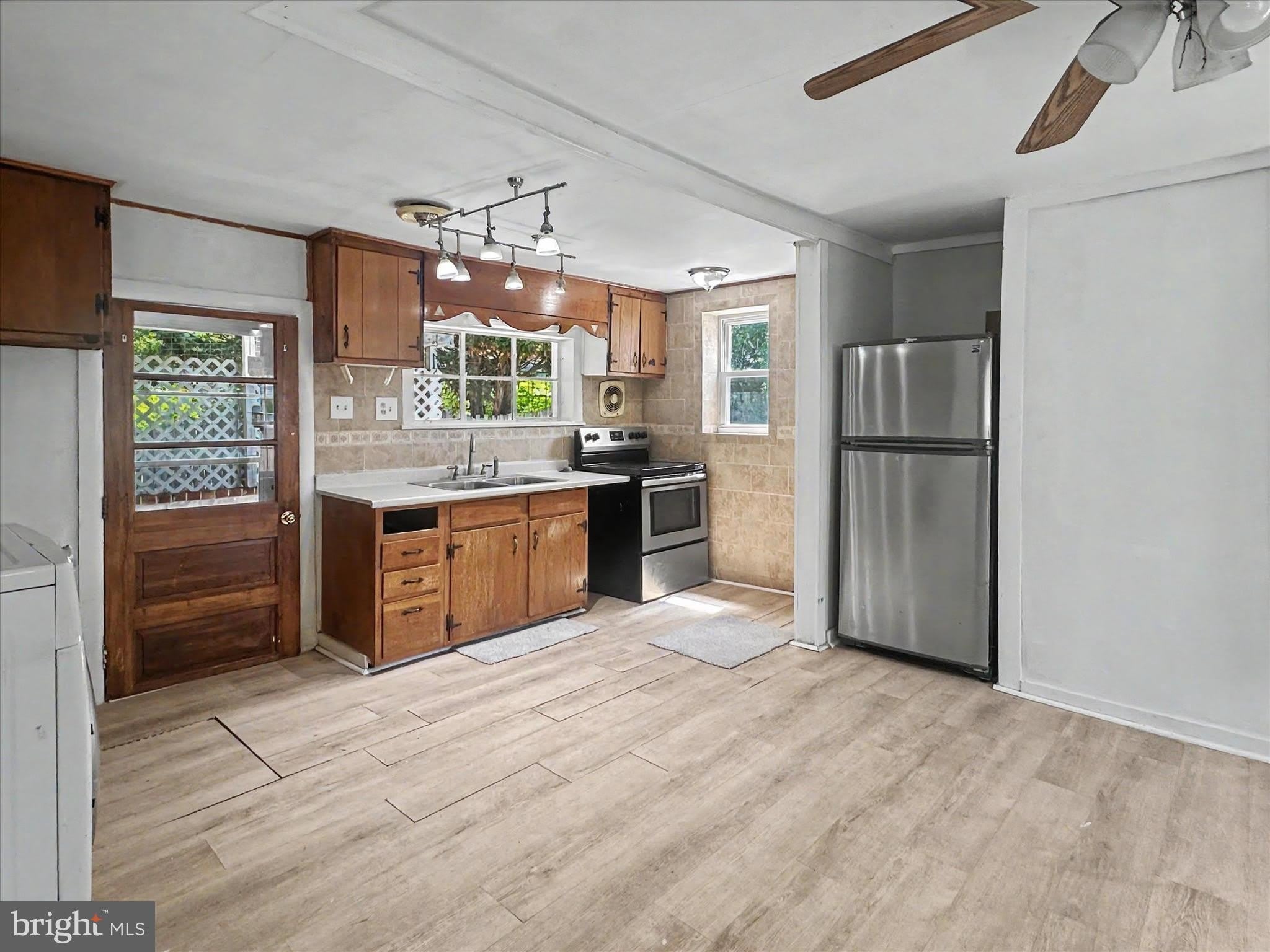 5949 CONOVER Road – photo 3