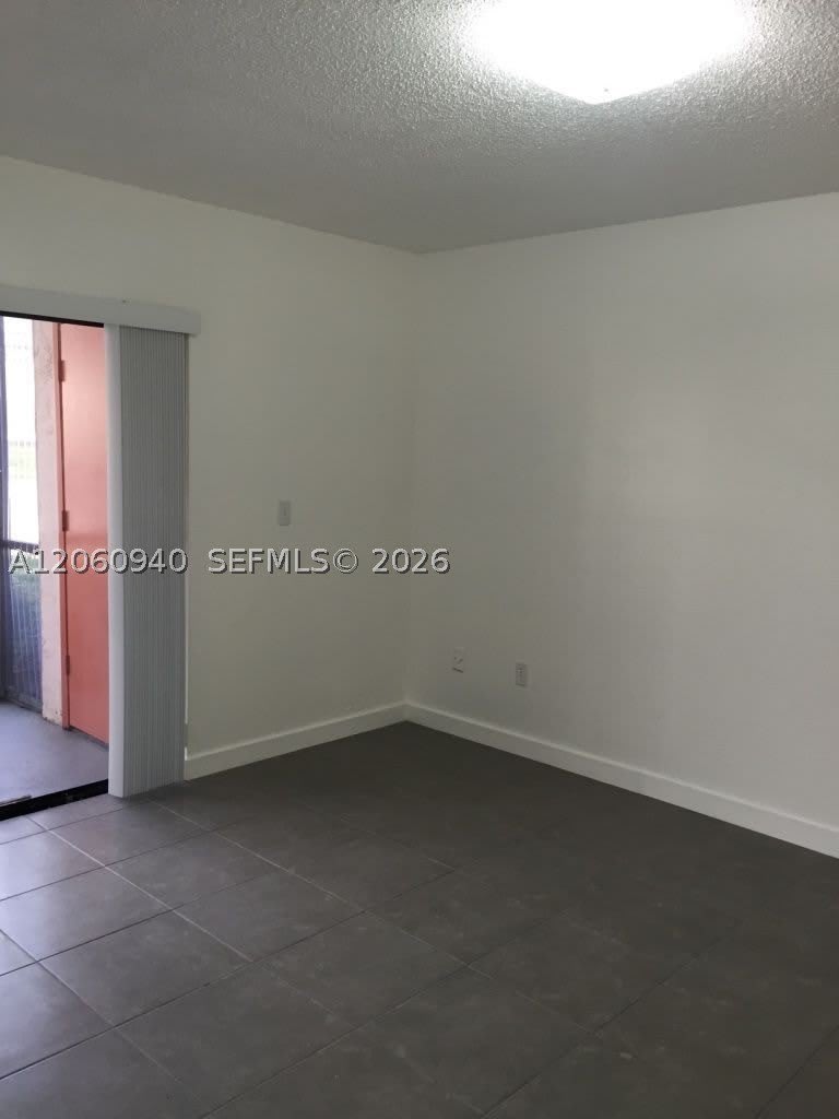 860 NE 209th Ter – photo 4