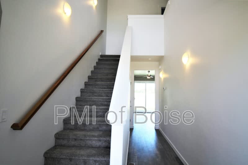 1570 S Pilar Way – photo 3