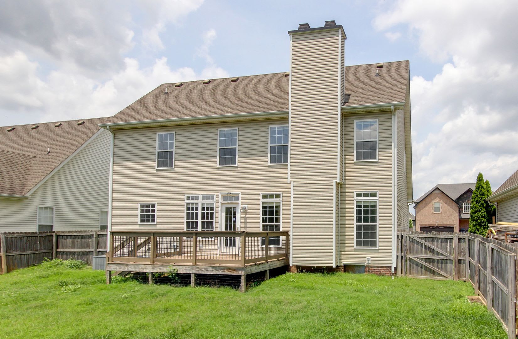 Vibrant 4 br home Close to Exit 1 Cats Welcome. Dogs Too! – photo 2