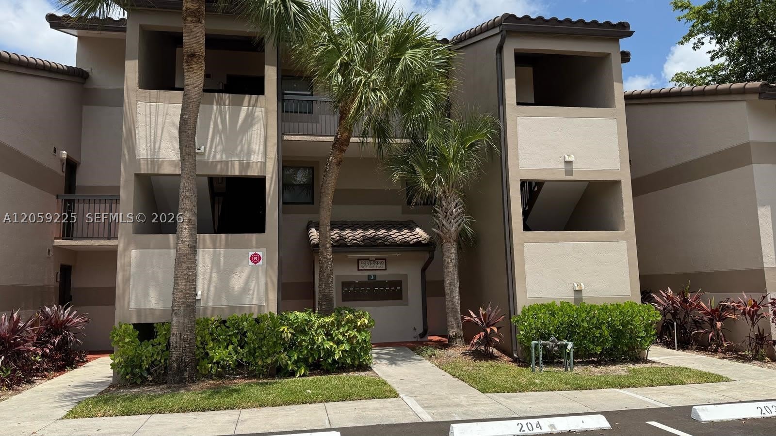 9933 Nob Hill Ln – photo 2