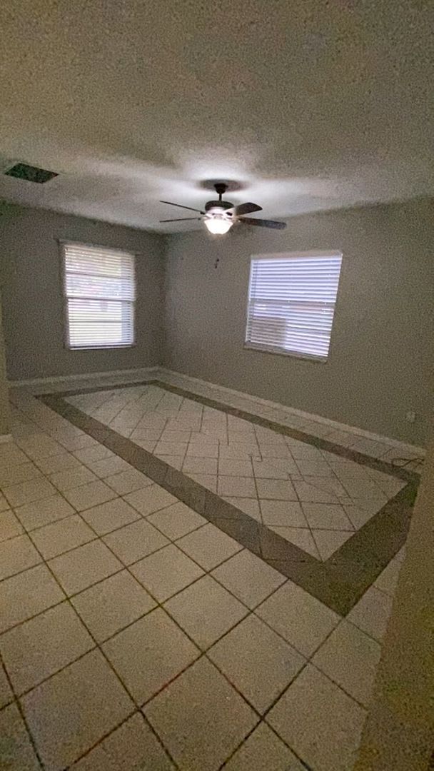 3 Bedroom 2 Bath Duplex in Winter Park For RENT! – photo 3