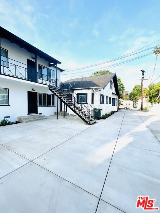 249 S CATALINA Ave – photo 2