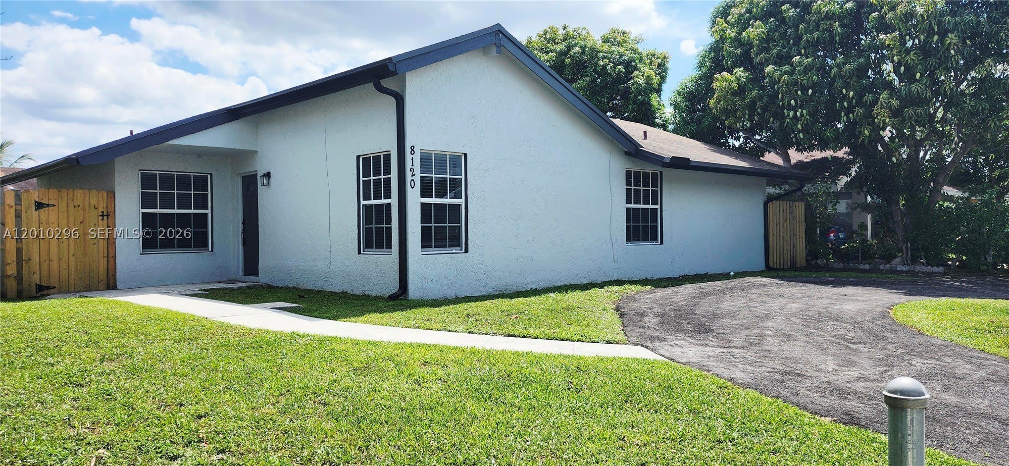 8120 SW 4th Ct – photo 1