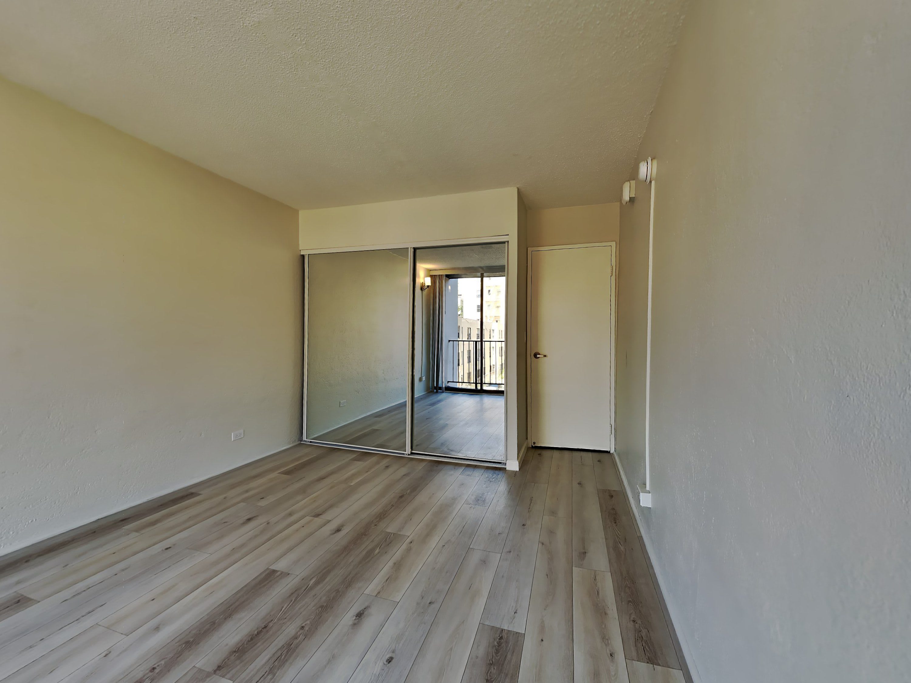 Mosser Towers – photo 5