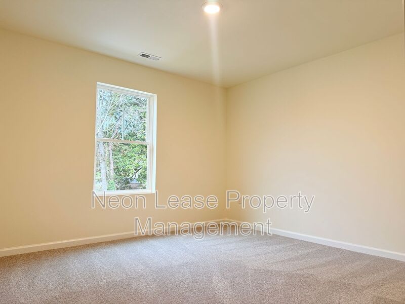 402 N Walnut St – photo 5