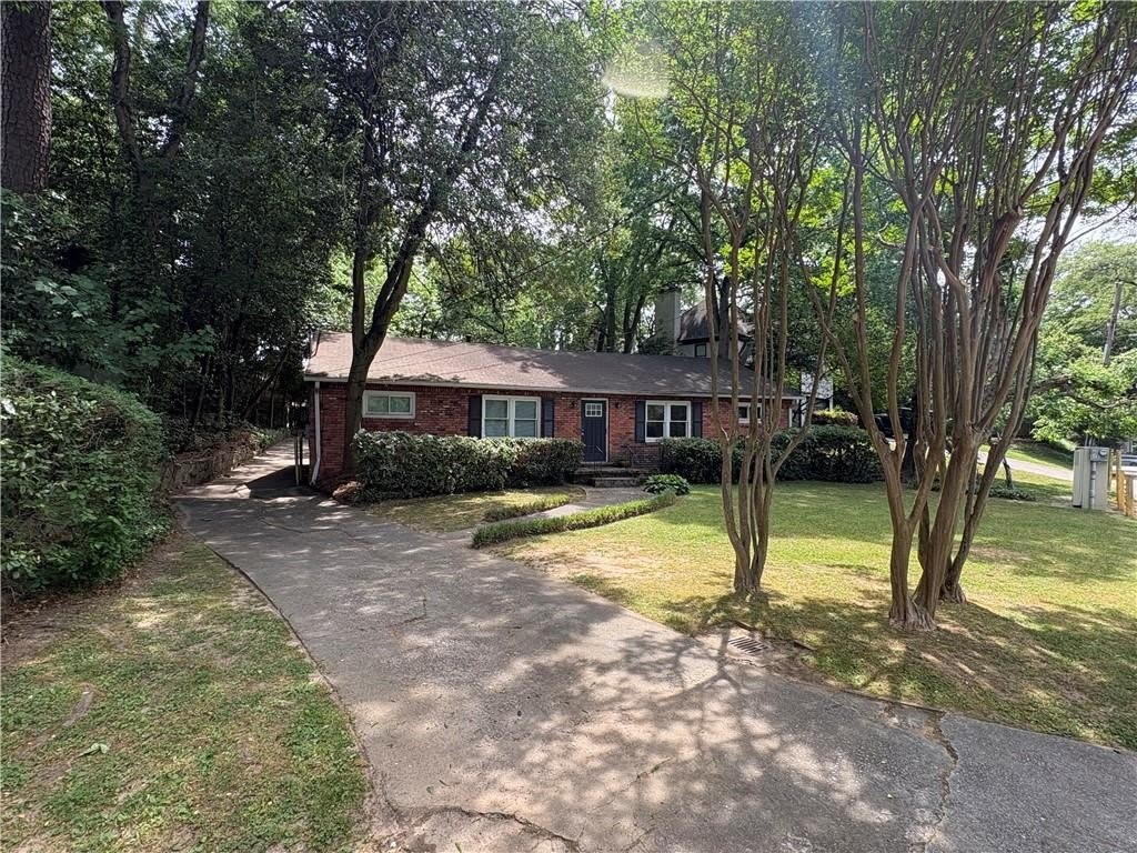 515 Allen Road NE – photo 2