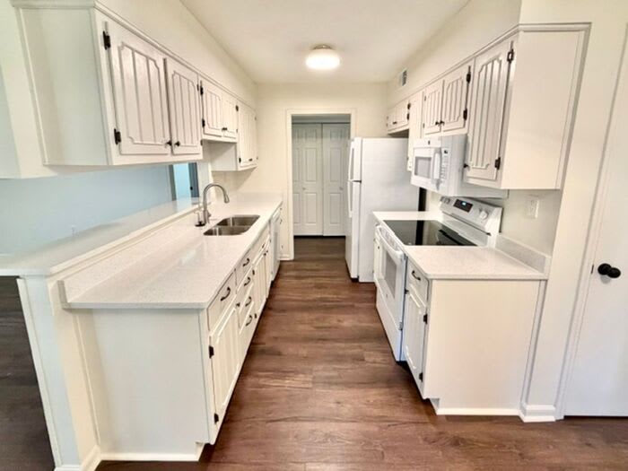 5673 Longacre Avenue – photo 4