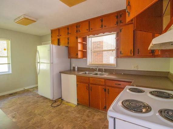 9877 Redcliff Road – photo 4