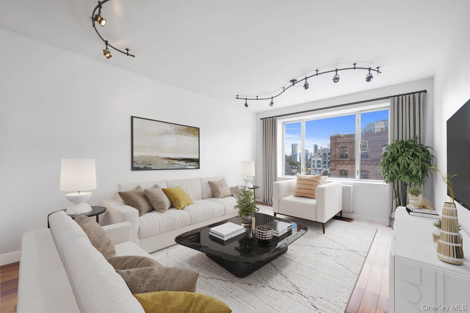30 85 Vernon Boulevard – photo 1