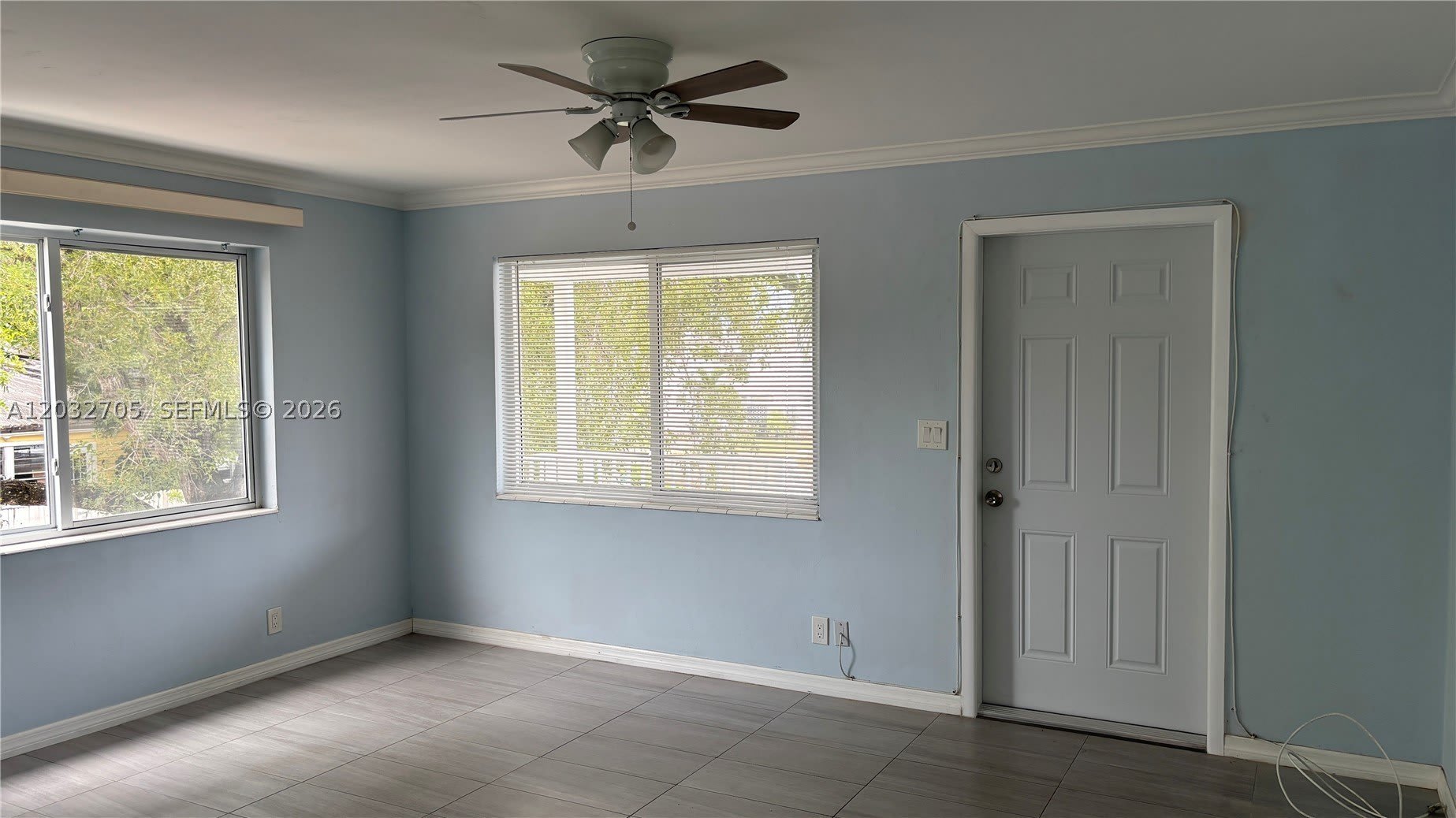601 S 19th Ave – photo 4