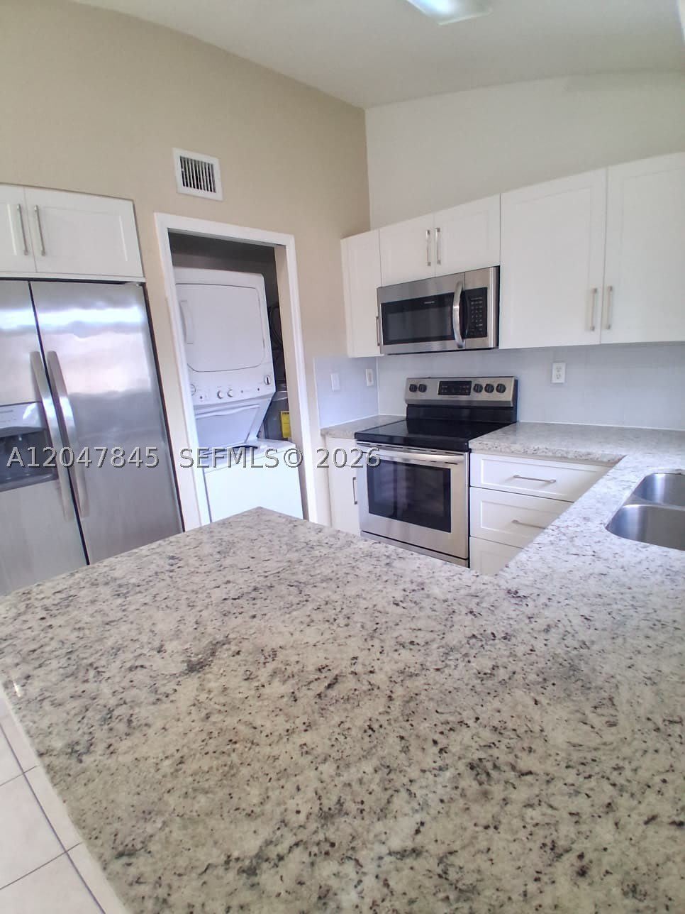 17318 NW 74th Ave – photo 4