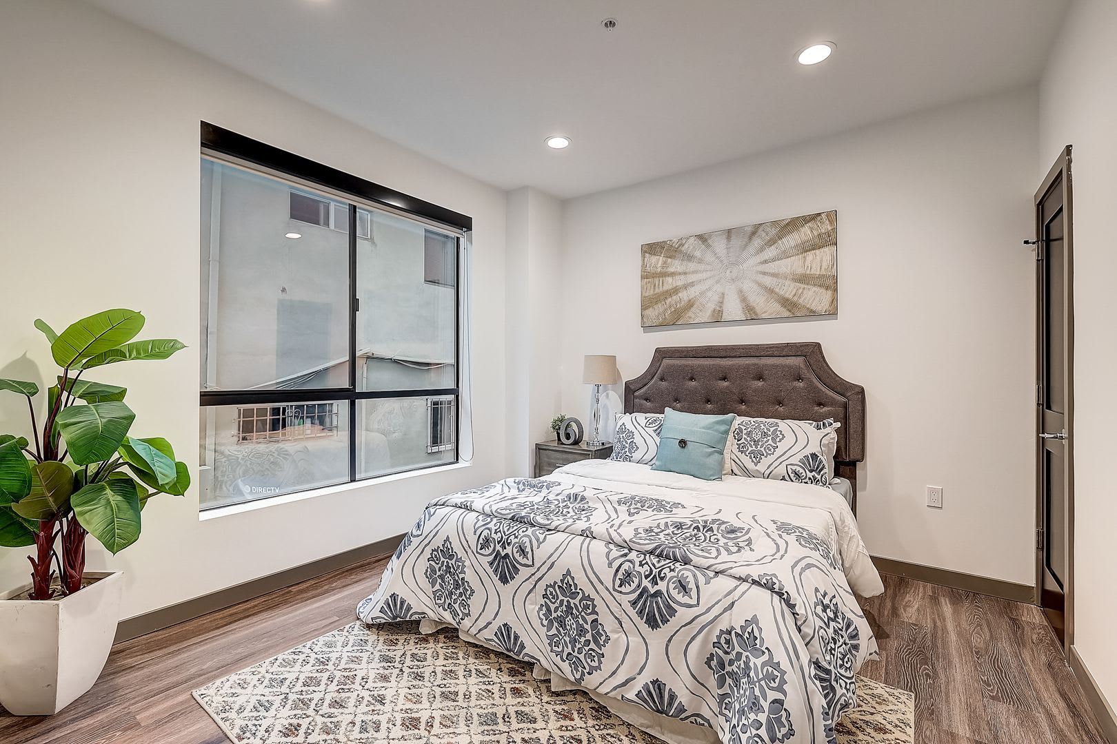 Brand New Building Featuring 1 2 Bedroom Flats Townhomes – photo 3
