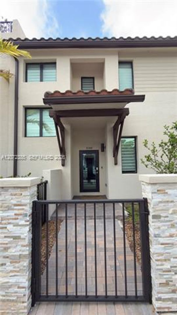 8388 NW 49th St th 8388, Doral, FL 33166 – photo 3