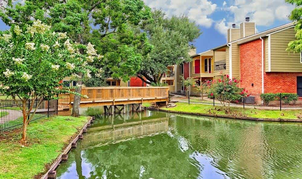 Del Lago Apartments – photo 1