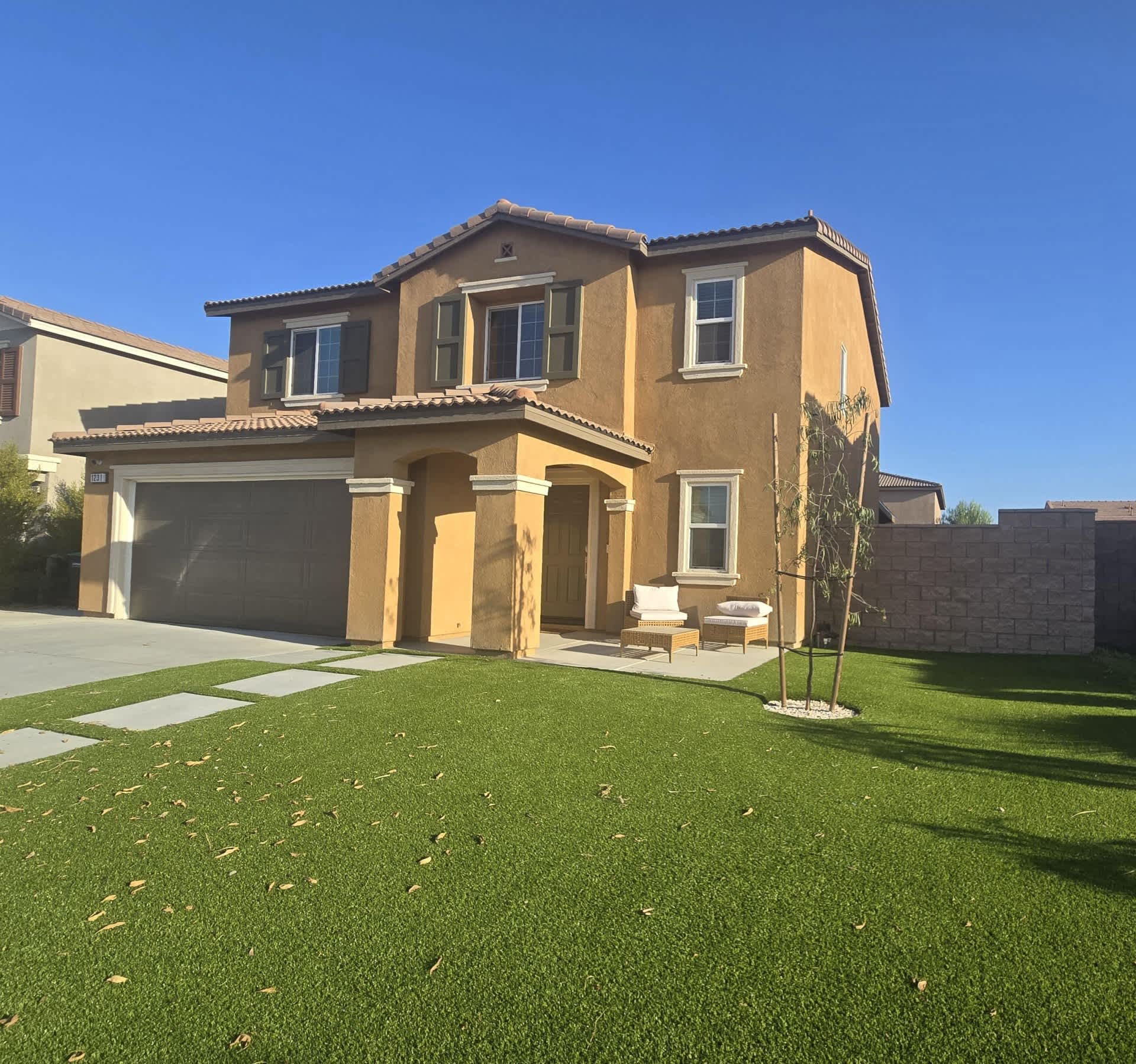 1231 Memorial Ave – photo 2