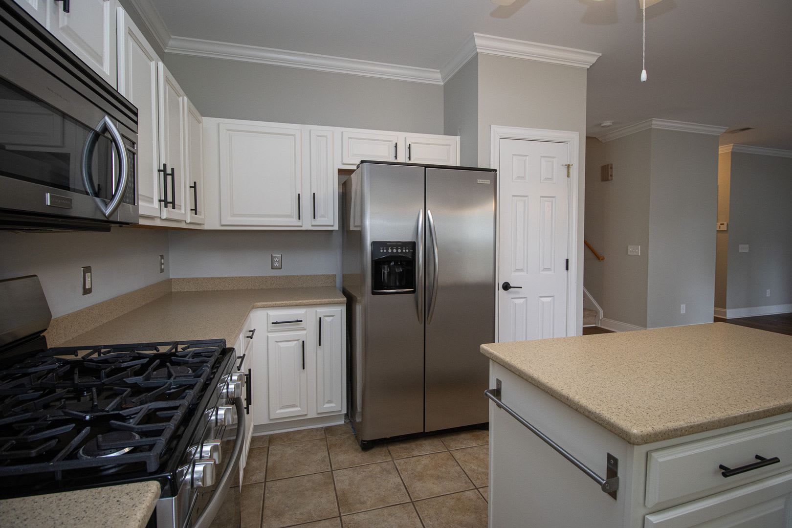 Gorgeous 4-Bedroom Home Available Now! – photo 5