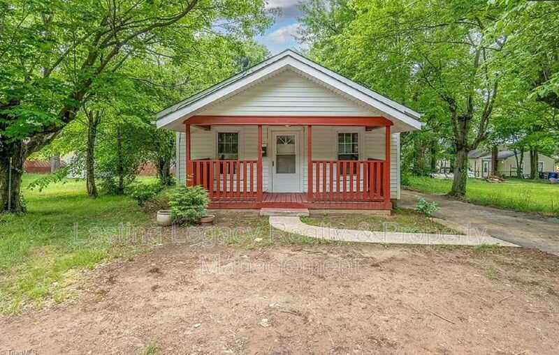 1006 Junia Avenue – photo 1