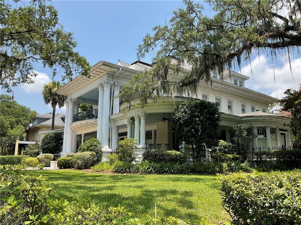 920 E Victory Drive – photo 1