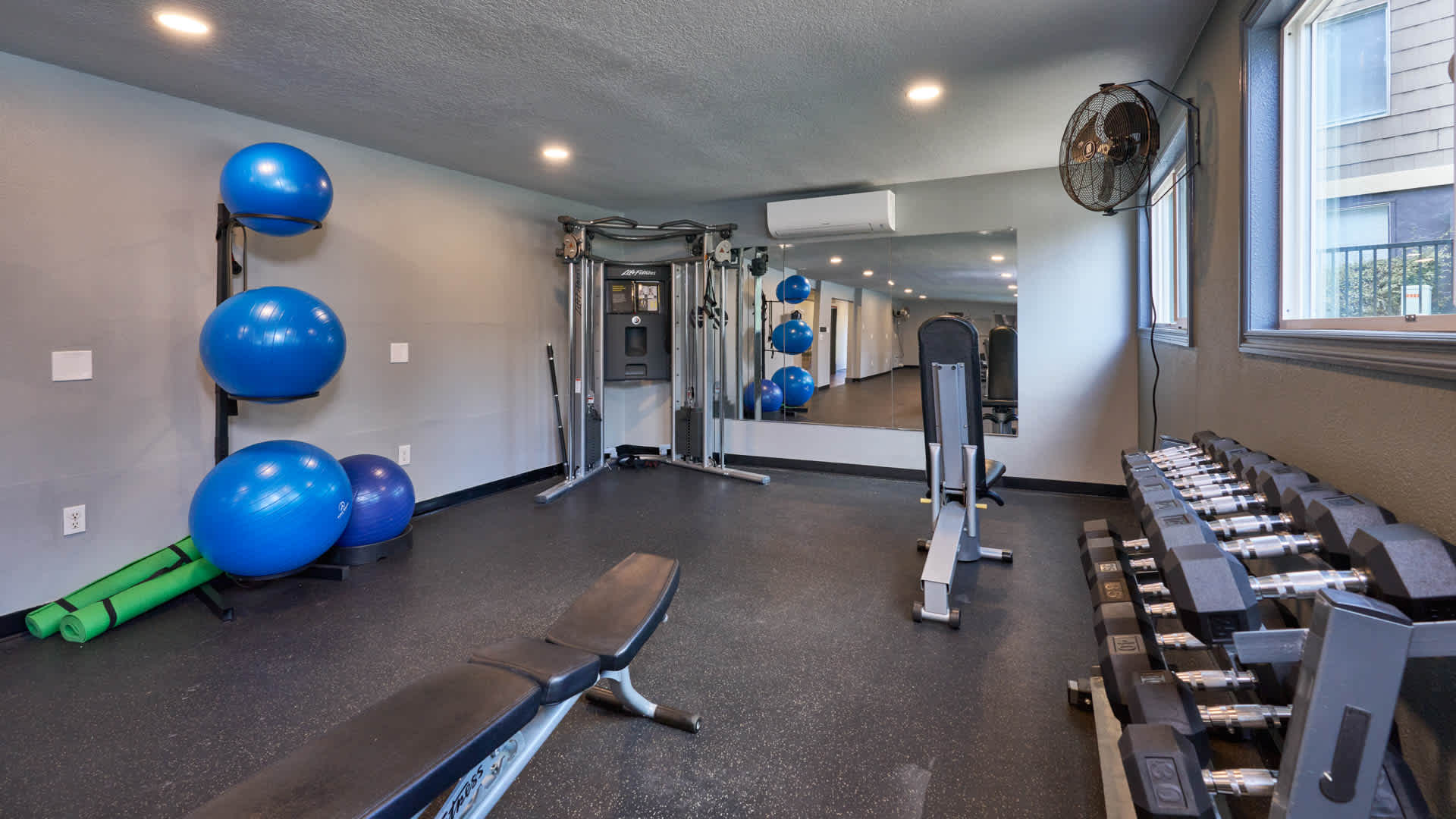 Redmond Court – photo 2