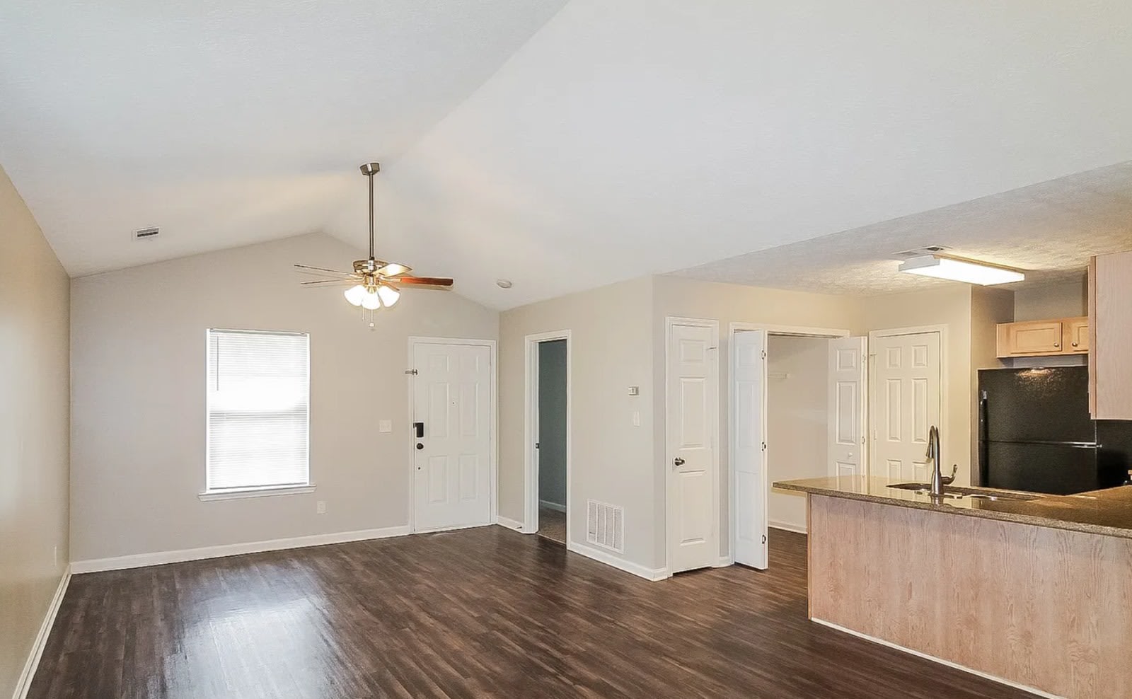 406 Autumn Lake Ct – photo 3