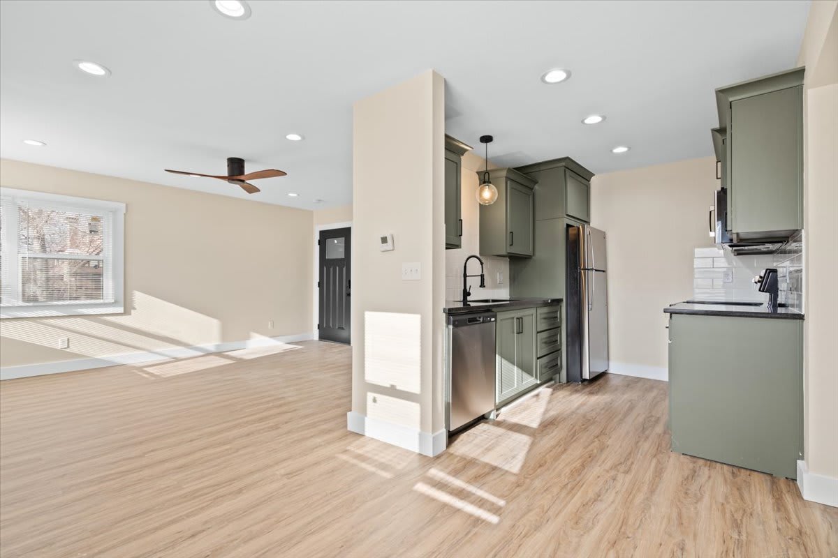 621 Chestnut Street West – photo 3