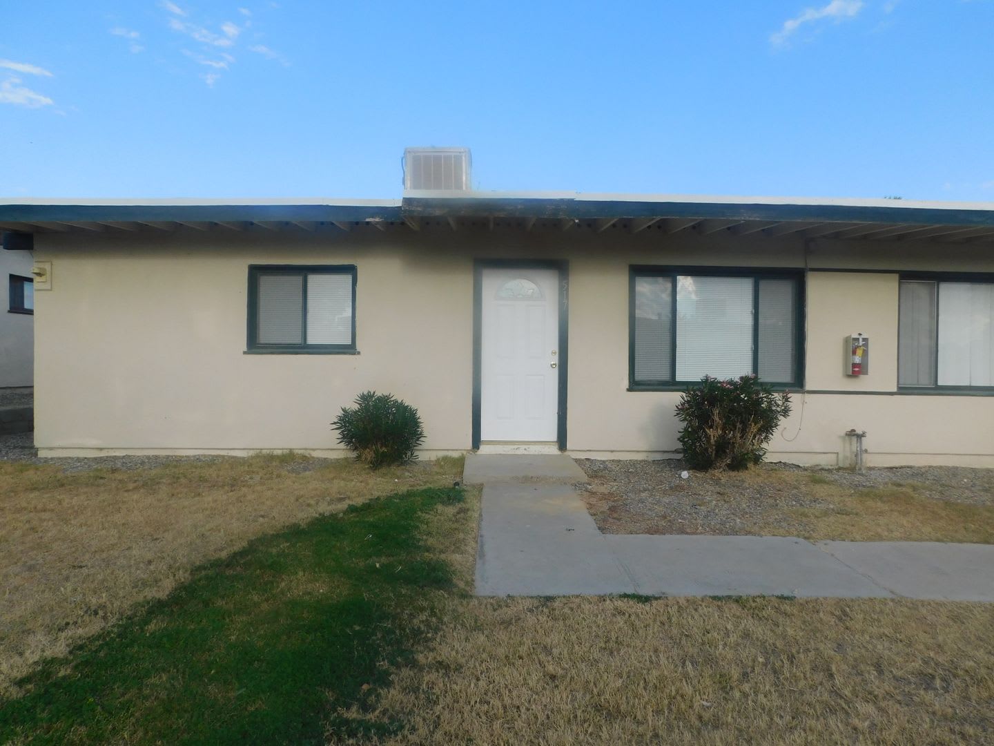 Cozy two bedroom, available for move in now! – photo 2