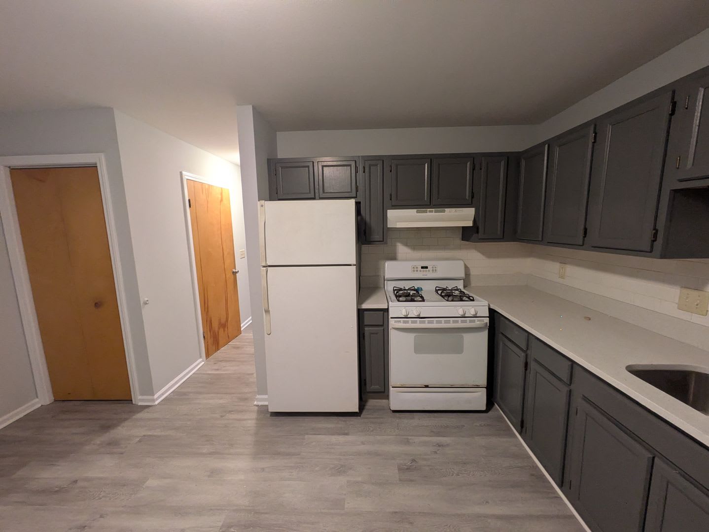 Campbell Ave Apartments – photo 4